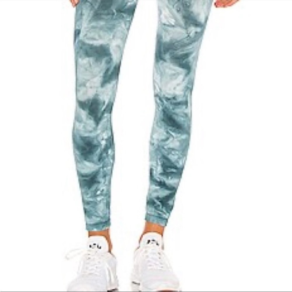 NWT Free People "Good Karma Tie Dye " Legging Ozark Mist Size XS/S Hard to get!! - Picture 5 of 5